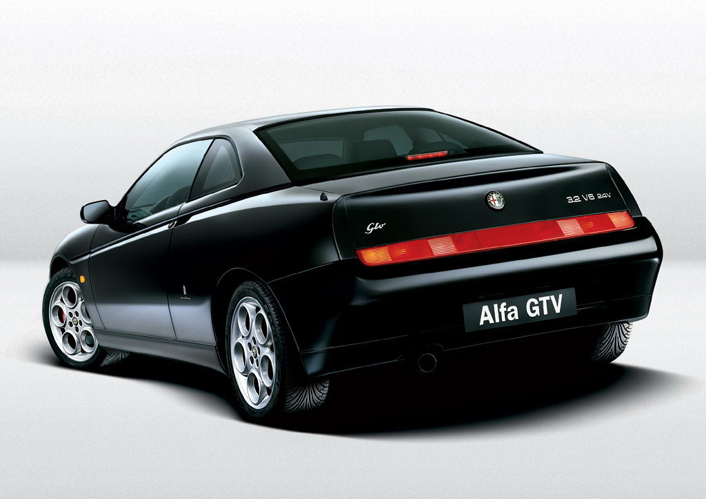 Alfa Romeo GTV 2003 002.jpg